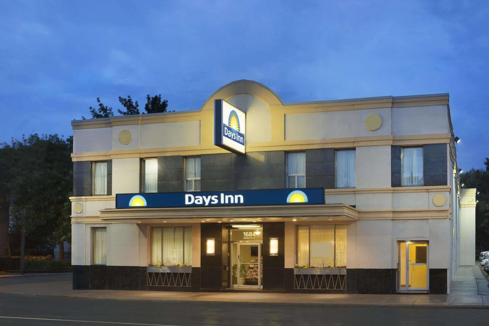 Days Inn By Wyndham Toronto East Beaches Екстер'єр фото