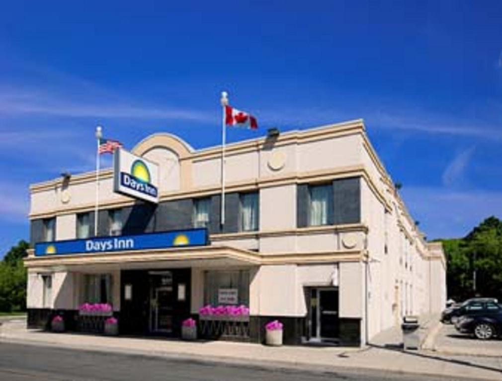 Days Inn By Wyndham Toronto East Beaches Екстер'єр фото