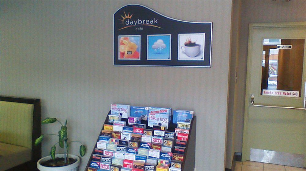 Days Inn By Wyndham Toronto East Beaches Екстер'єр фото